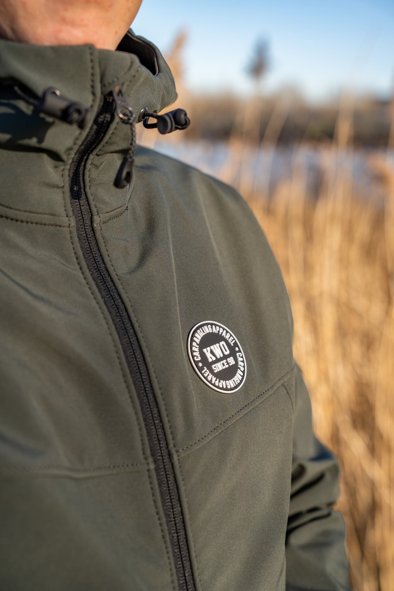 
                  
                    KWO Softshell - Army Green - Kleding - KWO Shop
                  
                
